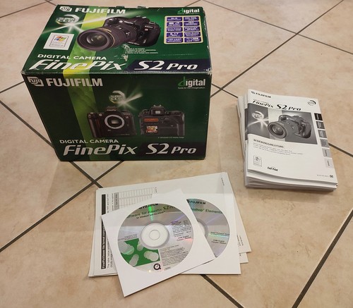 Fuji pro digital camera - s2,